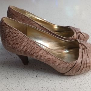 Peep toe pumps, high heels